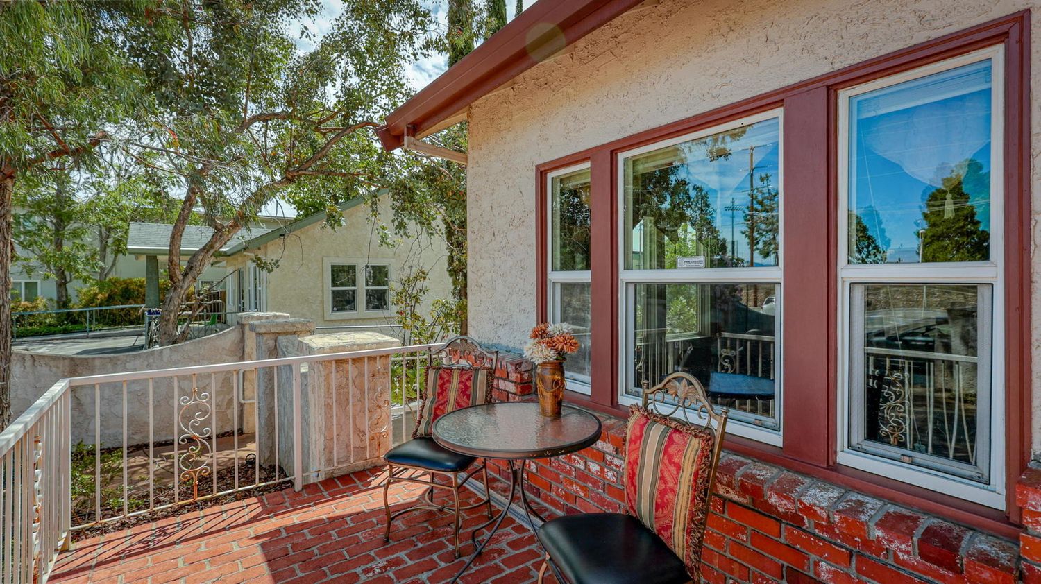 Standalone Commercial Cottage: 2437 Old Eureka Way, Redding, CA 96001